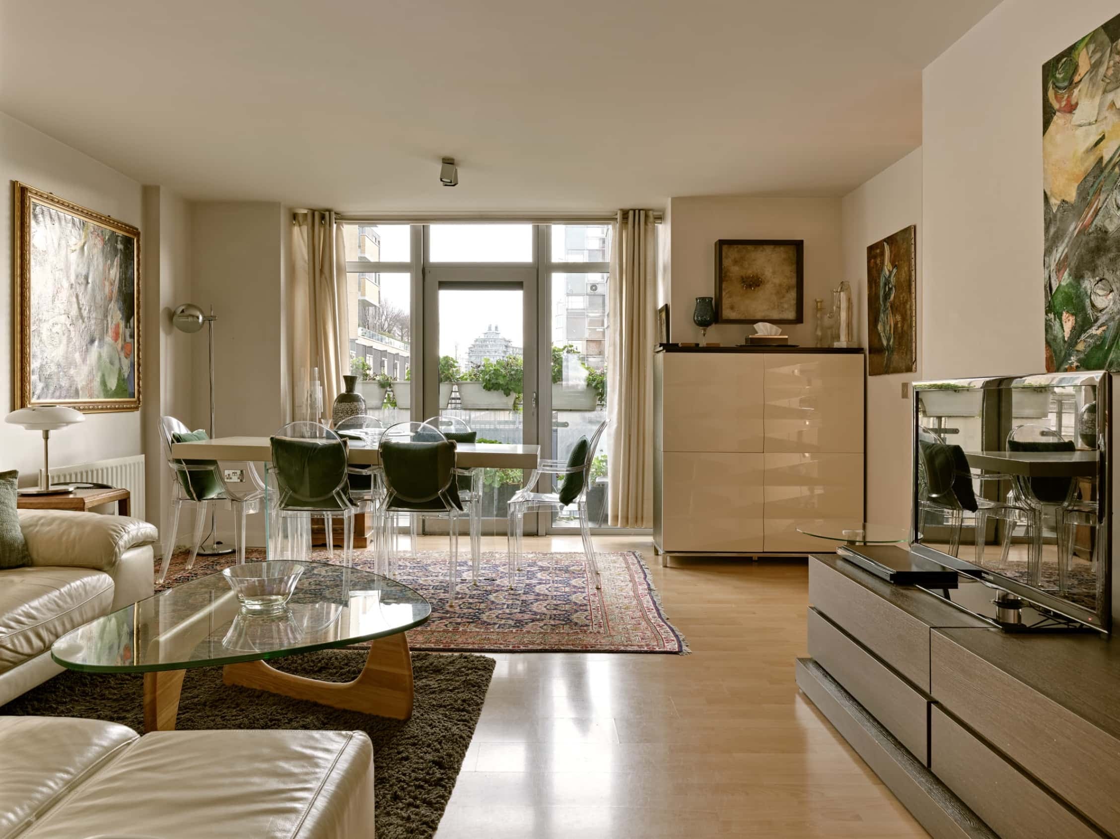 Flat Townmead Road in Greater London