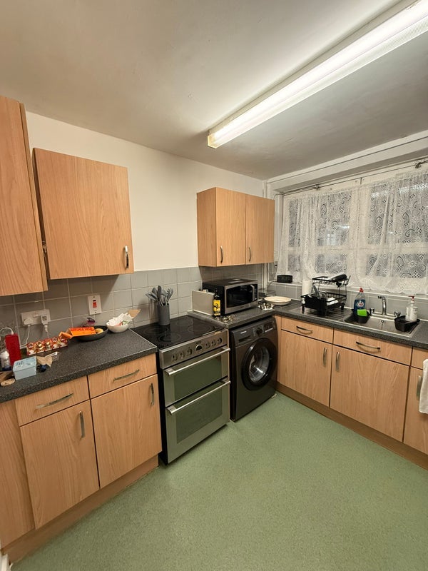 Room Vauxhall Walk in Greater London