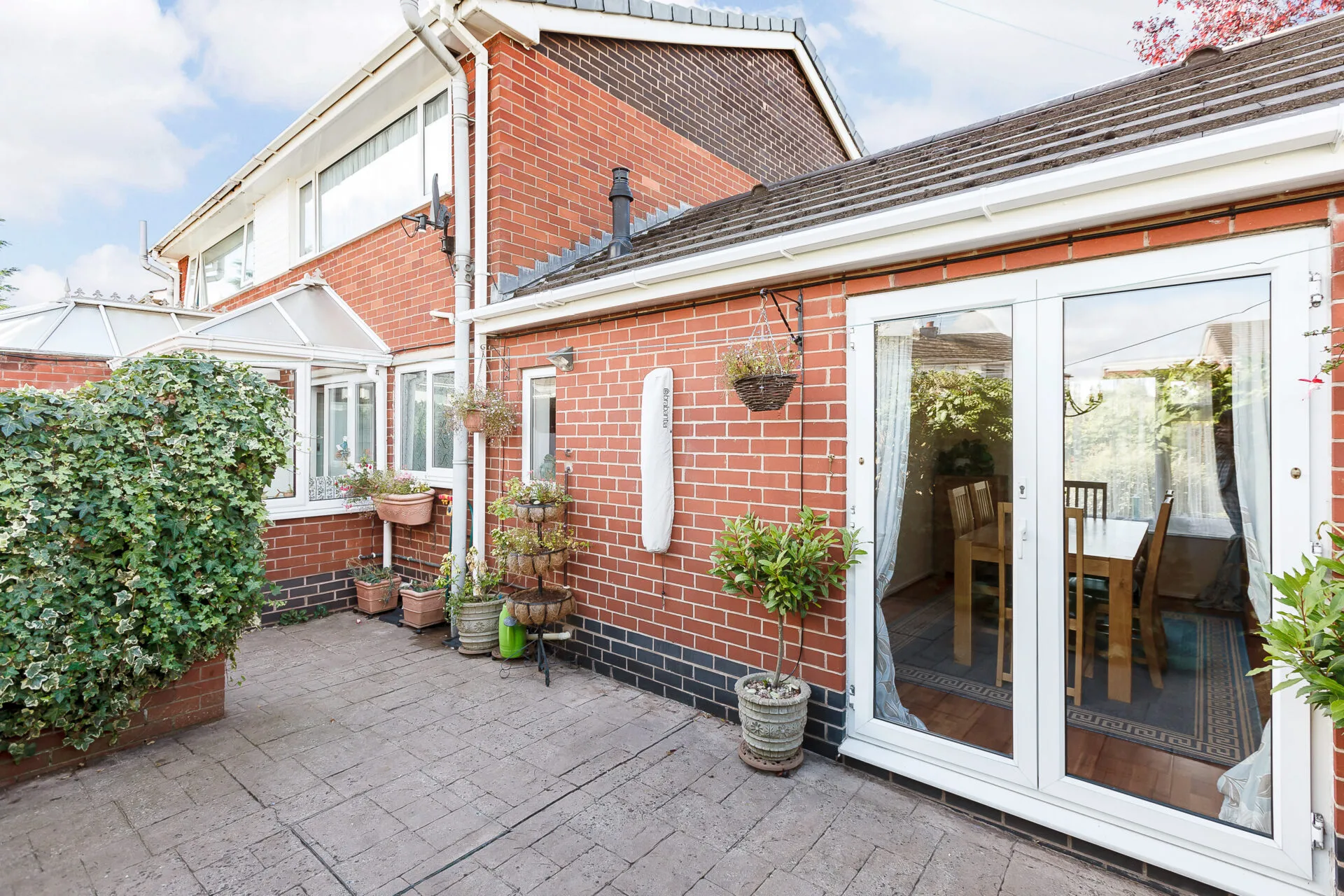 House Webster Close in Broughton