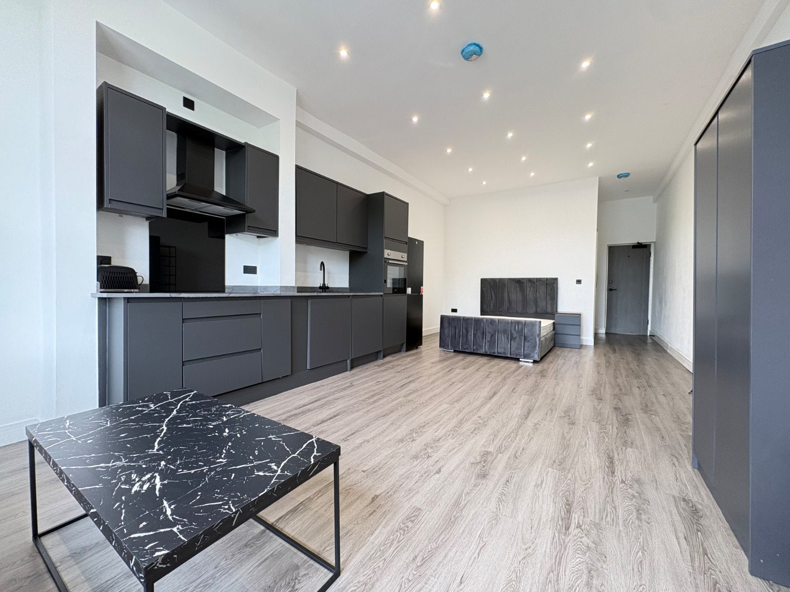 Flat Kirkstall Road in Leeds