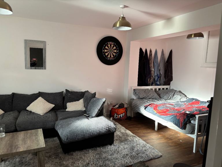Flat Aldbro' Street in Hull