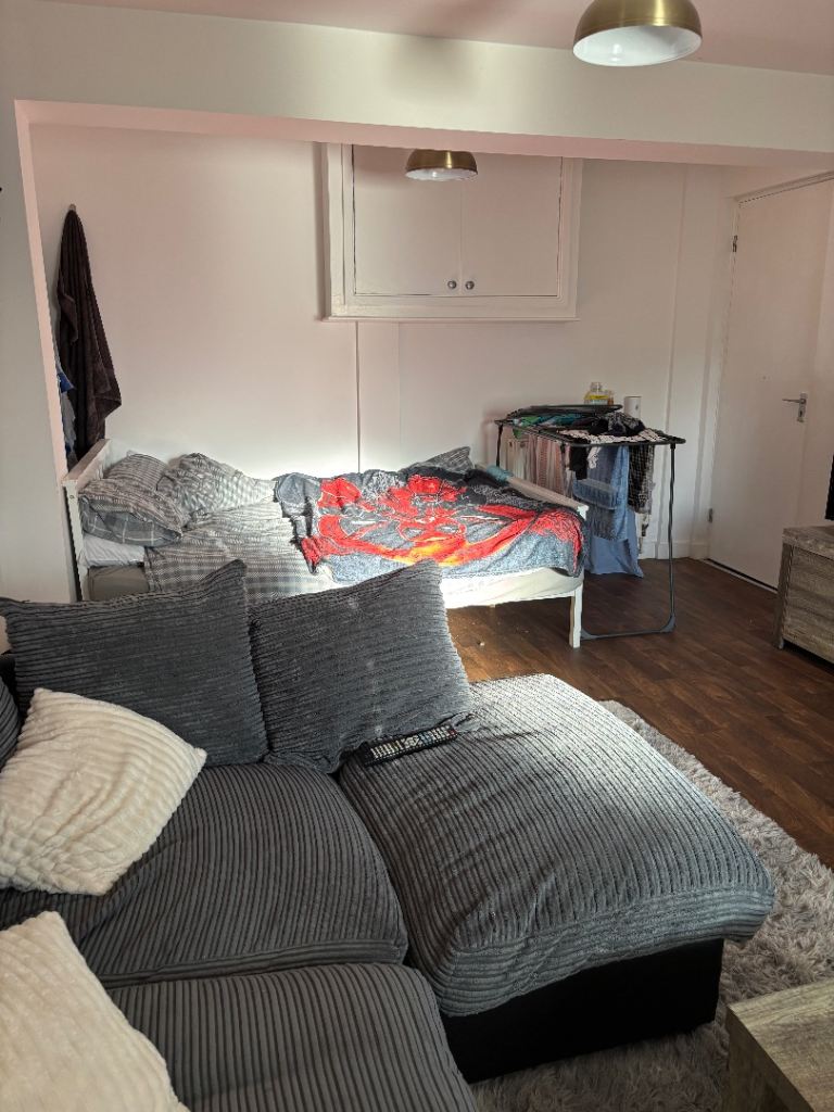 Flat Aldbro' Street in Hull