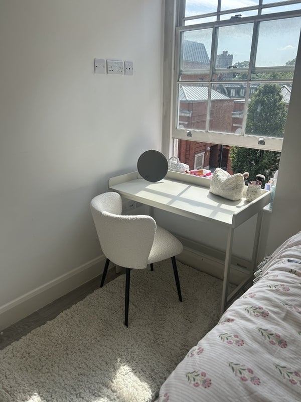 Room Fulham High Street in Greater London