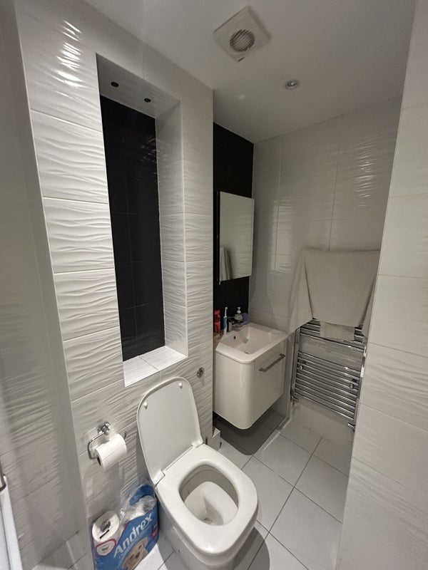 Room Fulham High Street in Greater London