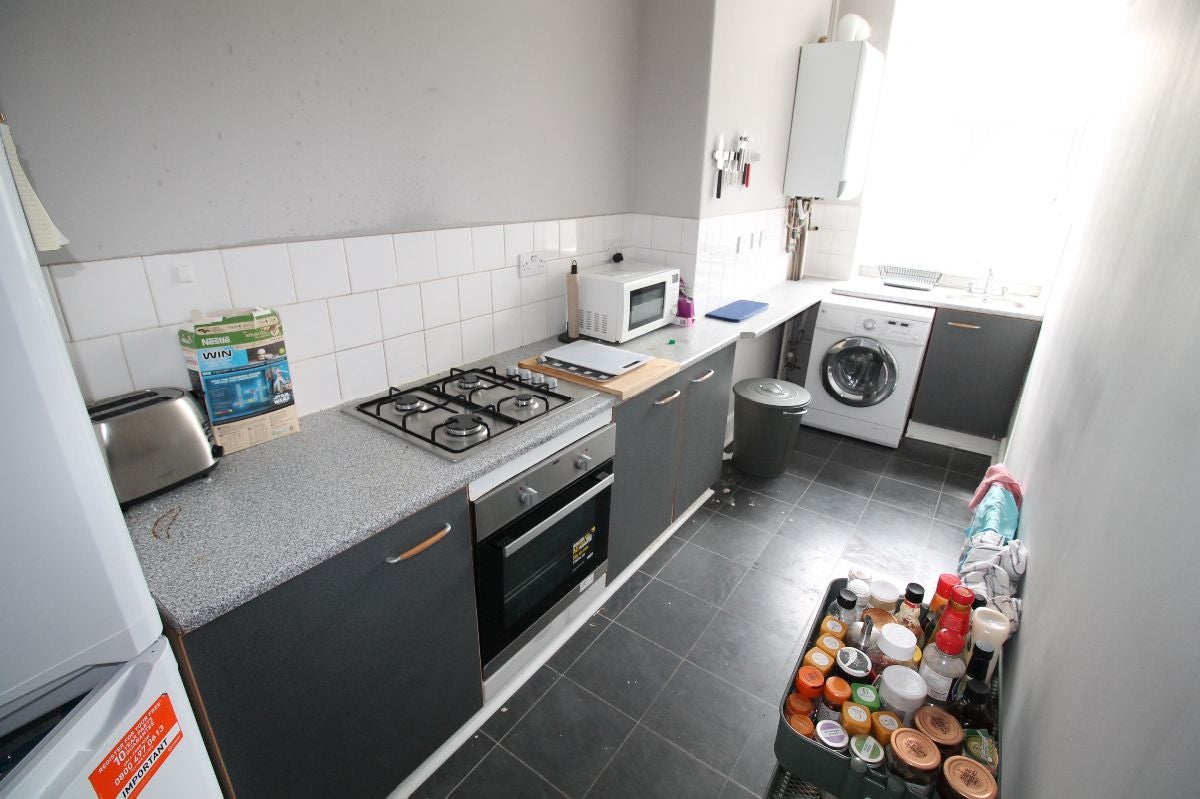 Flat Windsor Terrace in Newcastle upon Tyne