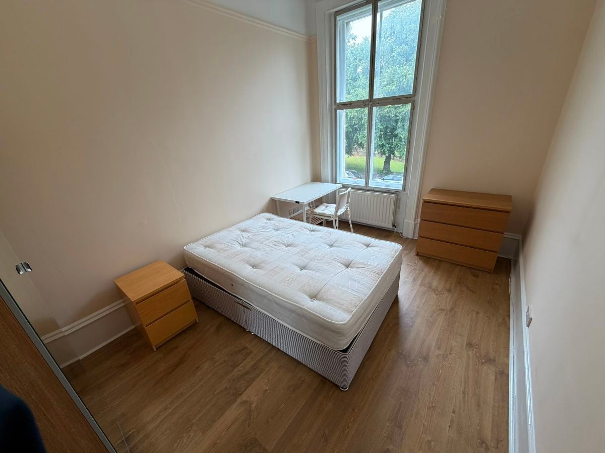 Flat Higham Place in Newcastle upon Tyne