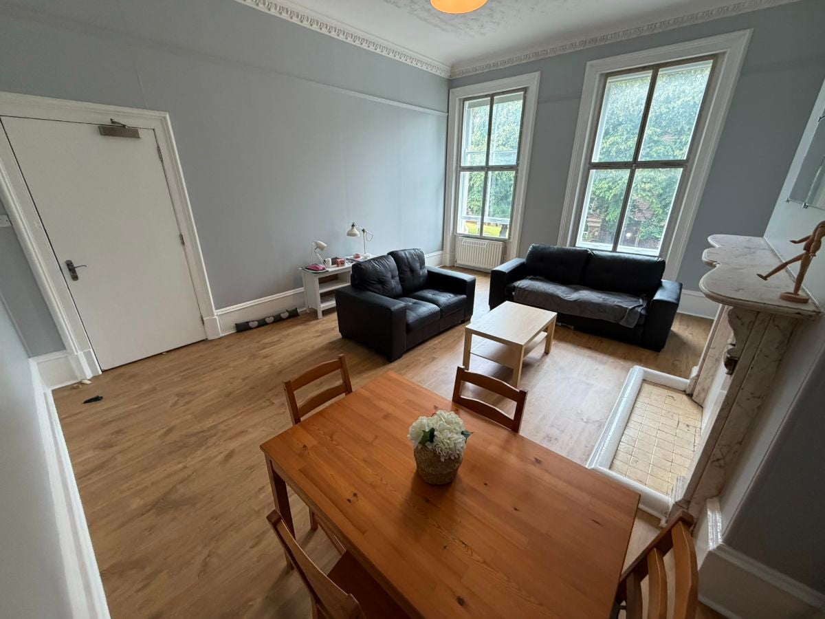 Flat Higham Place in Newcastle upon Tyne