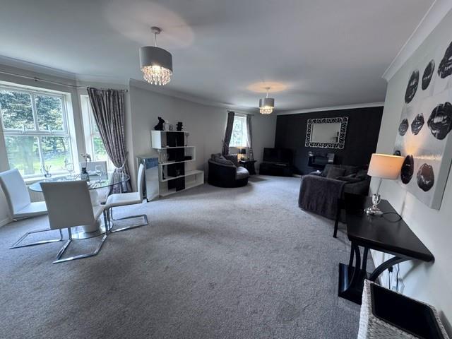 Flat Jesmond Road in Newcastle upon Tyne