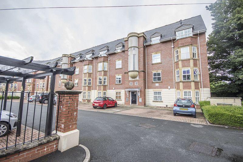 Flat Jesmond Road in Newcastle upon Tyne