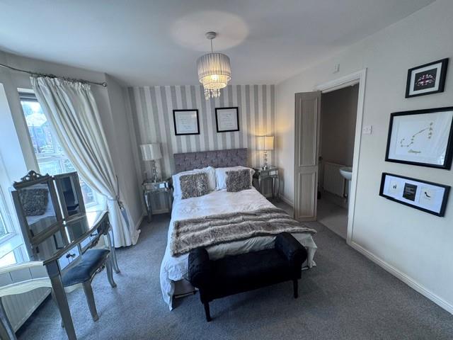 Flat Jesmond Road in Newcastle upon Tyne