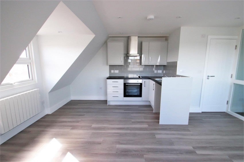 Flat Clarence Road in Greater London