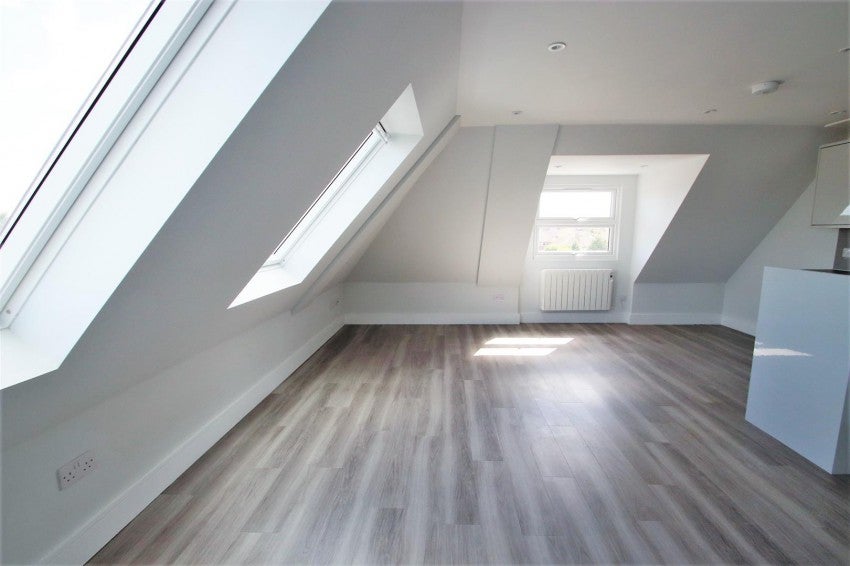 Flat Clarence Road in Greater London