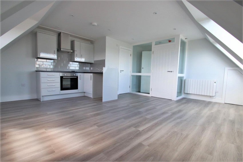 Flat Clarence Road in Greater London