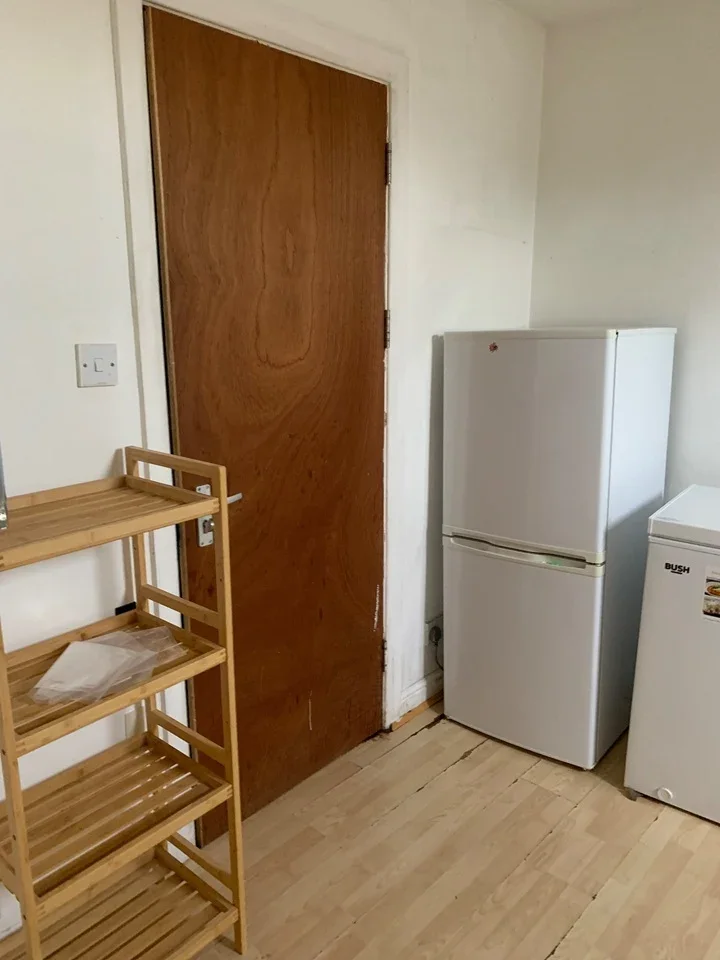 Room Rayners Lane in Greater London