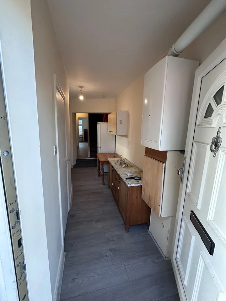 Flat Barking Road in Greater London