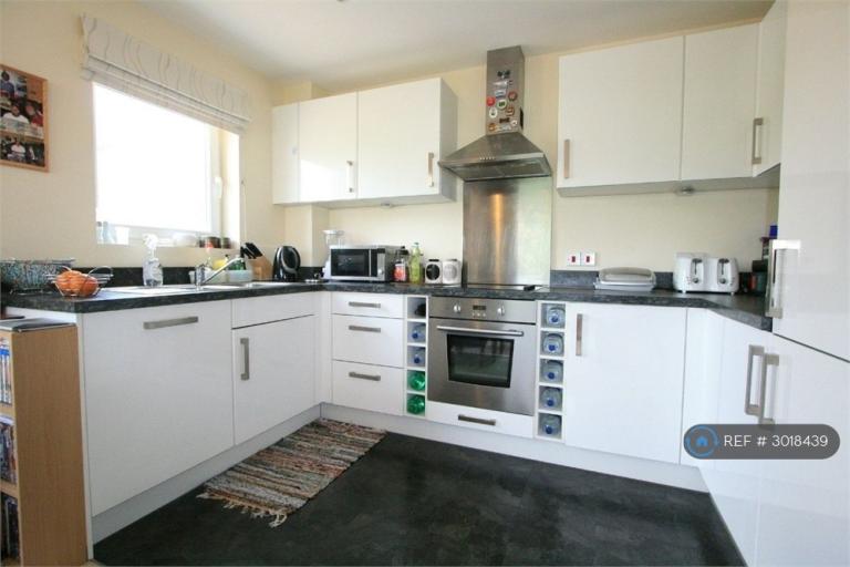 Flat Medhurst Drive in Greater London