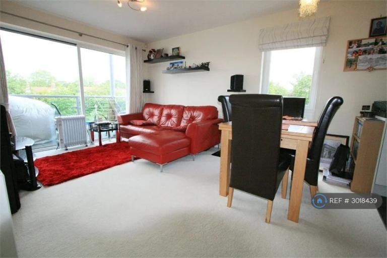 Flat Medhurst Drive in Greater London