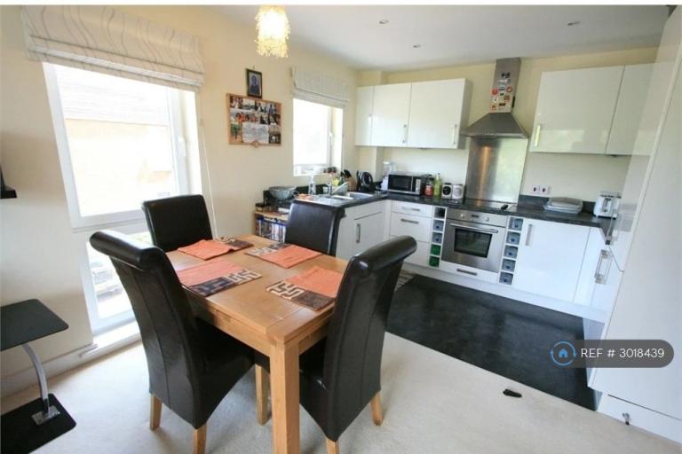 Flat Medhurst Drive in Greater London
