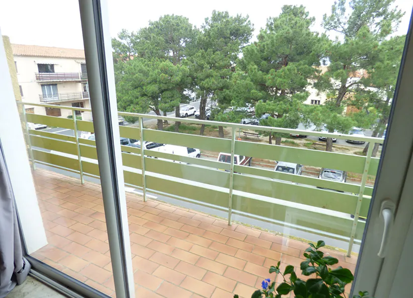 Flat Avenue Pierre de Coubertin in Narbonne