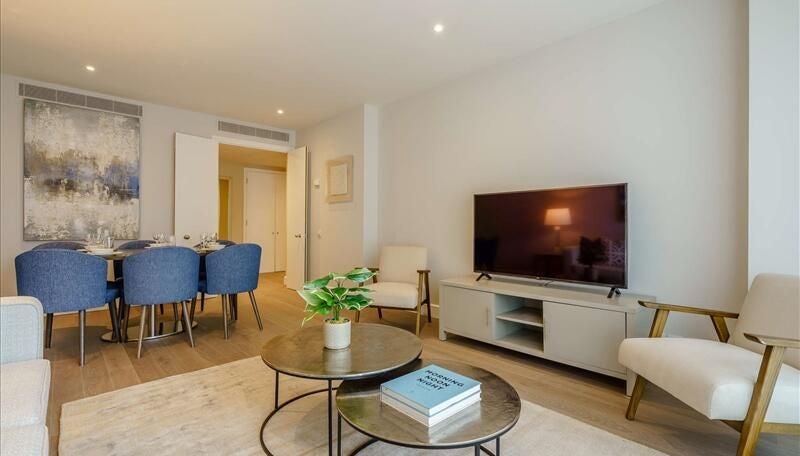 Flat Westferry Circus in Greater London
