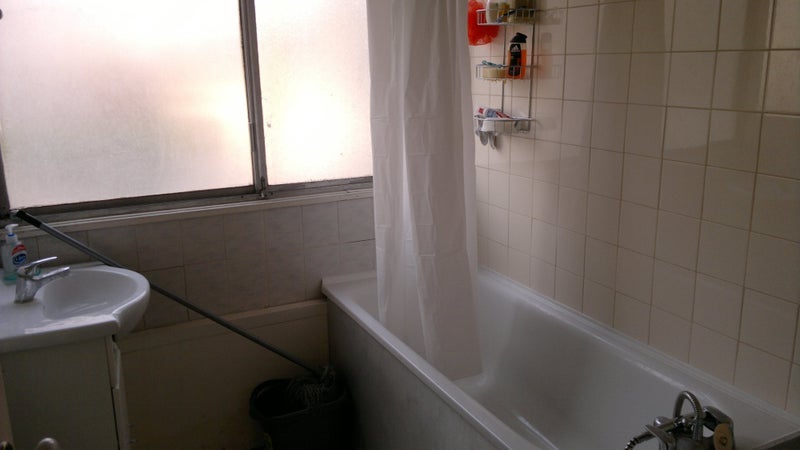 Room Crogsland Road in Greater London
