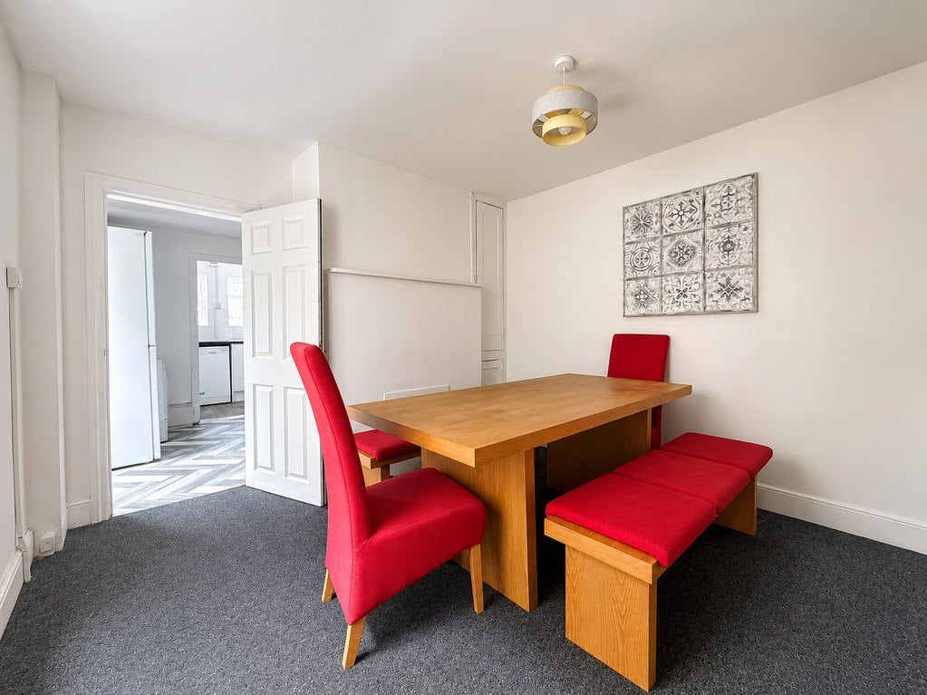 Room Wilton Avenue in Southampton