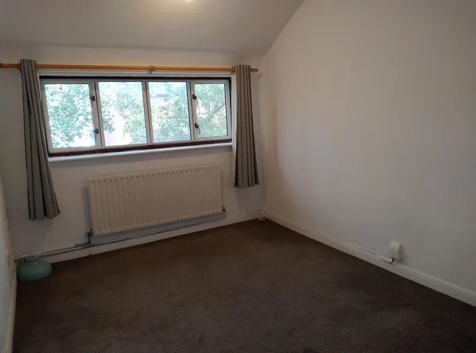 Flat Ednaston Road in Nottingham