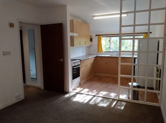 Flat Ednaston Road in Nottingham