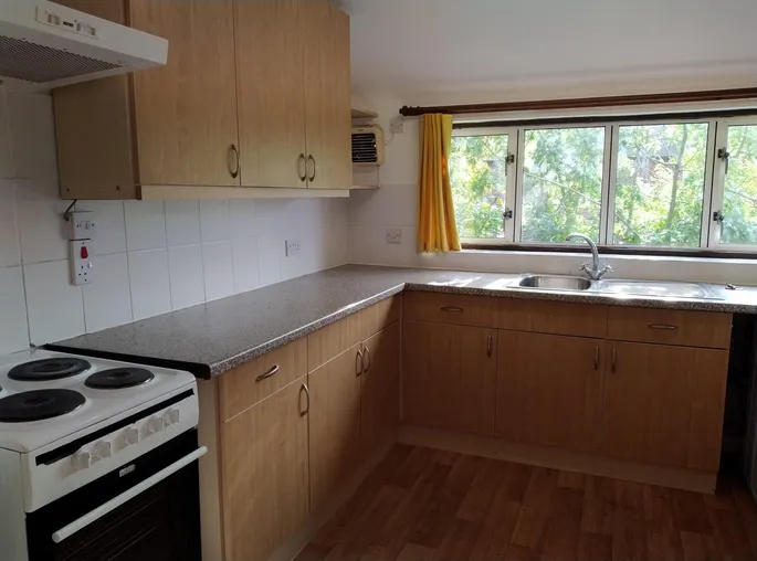 Flat Ednaston Road in Nottingham