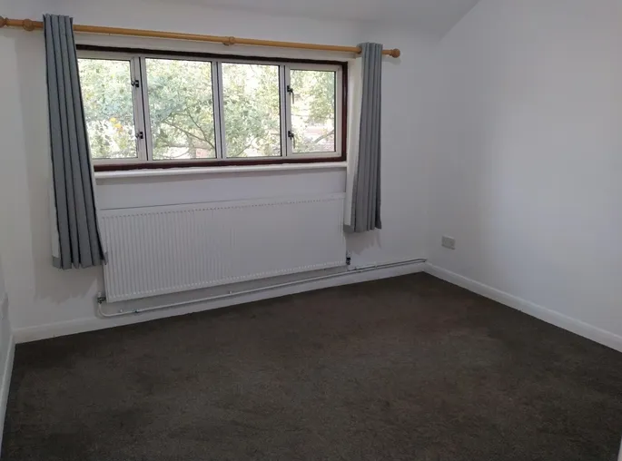 Flat Ednaston Road in Nottingham