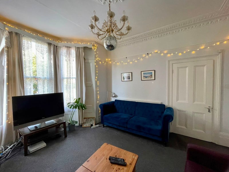 Room Appach Road in Greater London