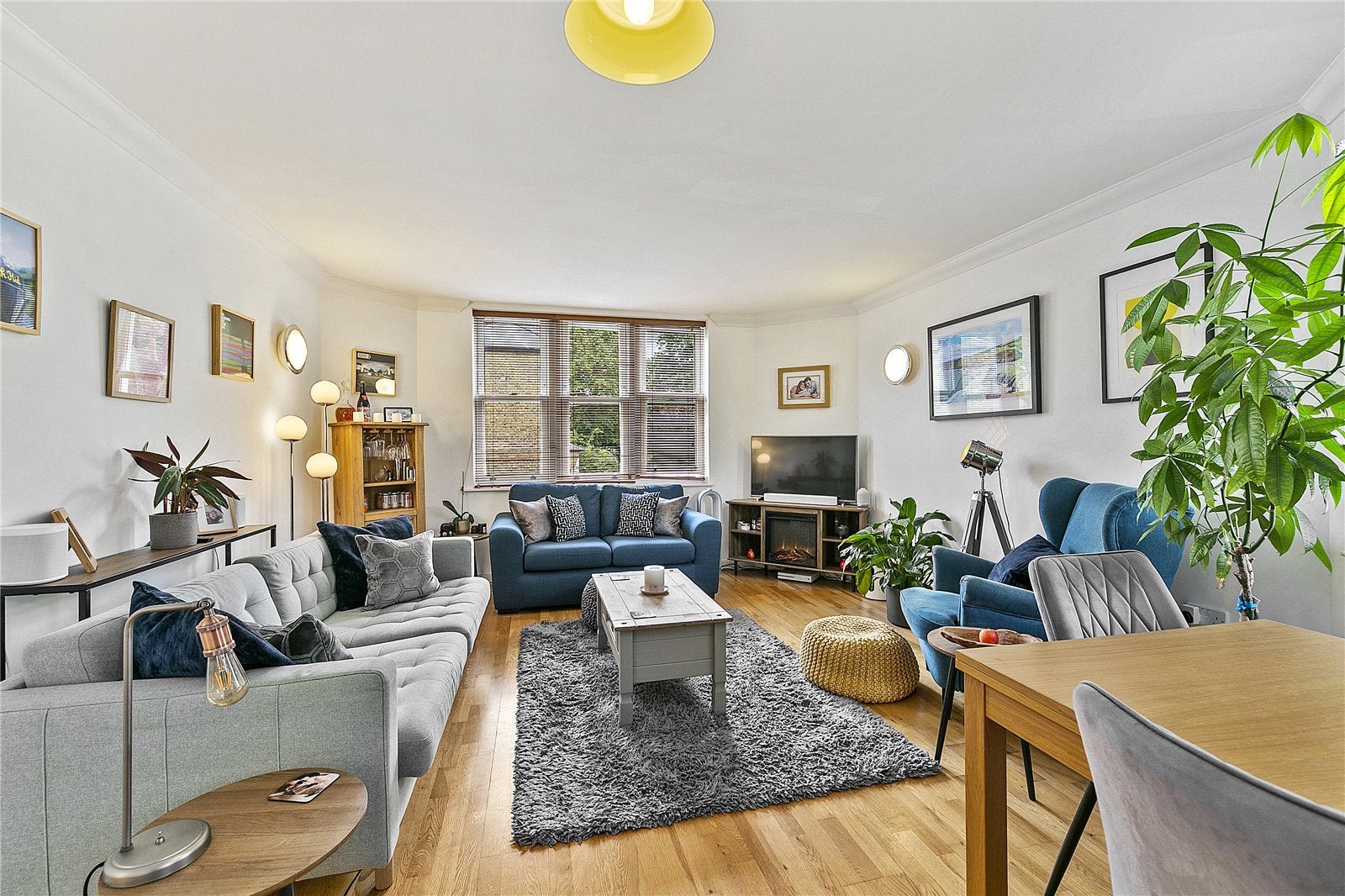 Flat Northcote Road in Greater London