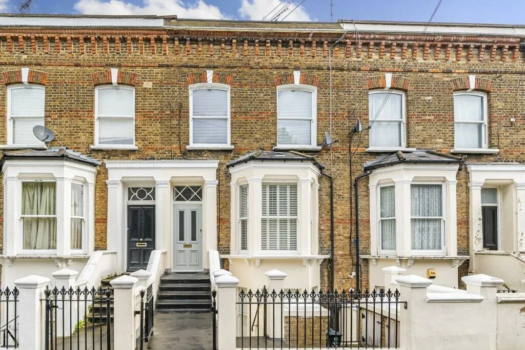 Flat Lydford Road in City of Westminster
