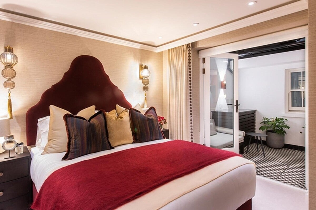 Flat Prince of Wales Terrace in Greater London