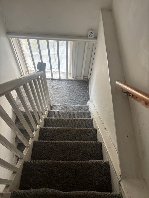 Room Brixton Road in Greater London