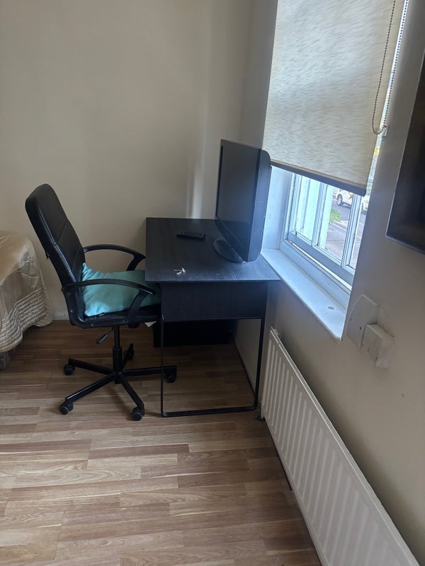Room Brixton Road in Greater London
