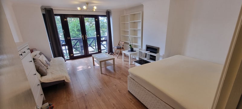 Room Pointers Close in Greater London