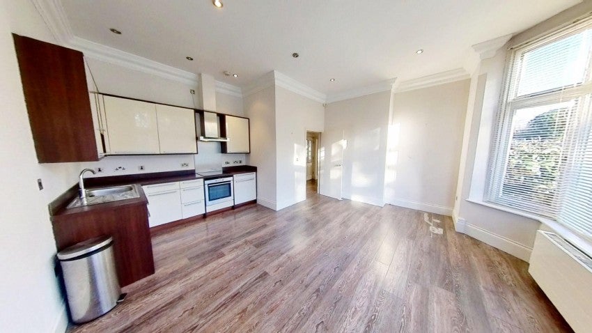 Flat Knighton Road in Leicester