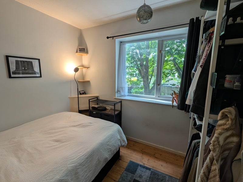 Room Eastcote Street in Greater London
