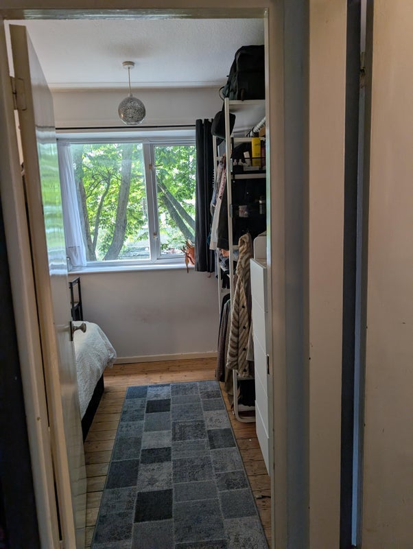 Room Eastcote Street in Greater London
