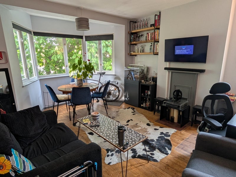 Room Eastcote Street in Greater London