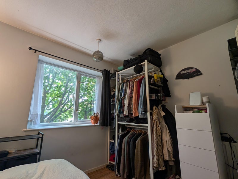 Room Eastcote Street in Greater London