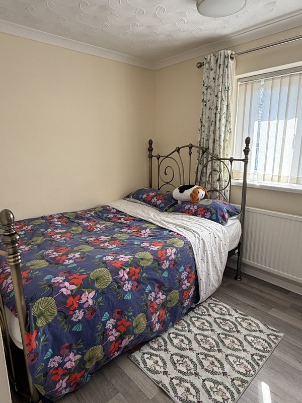 Room Arlington Crescent in Cardiff