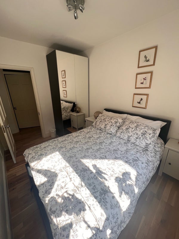 Room Trinity Crescent in Greater London