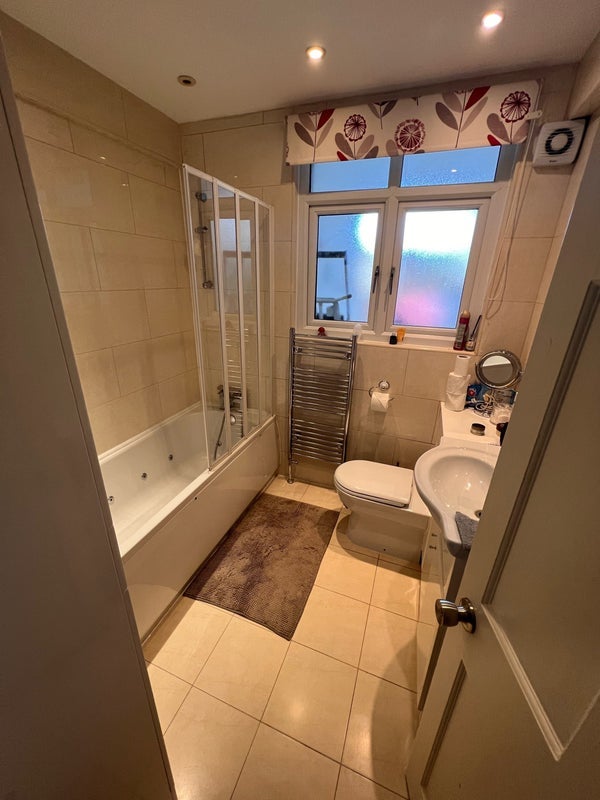 Room Trinity Crescent in Greater London