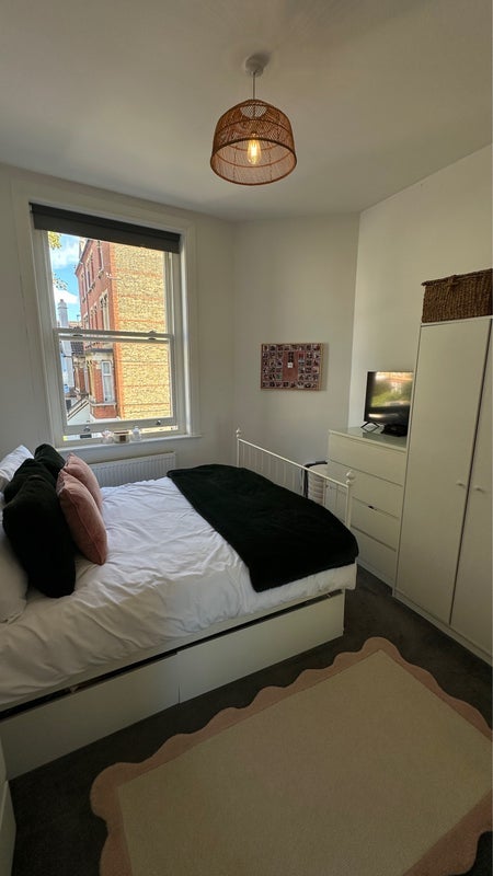 Room Blandfield Road in Greater London