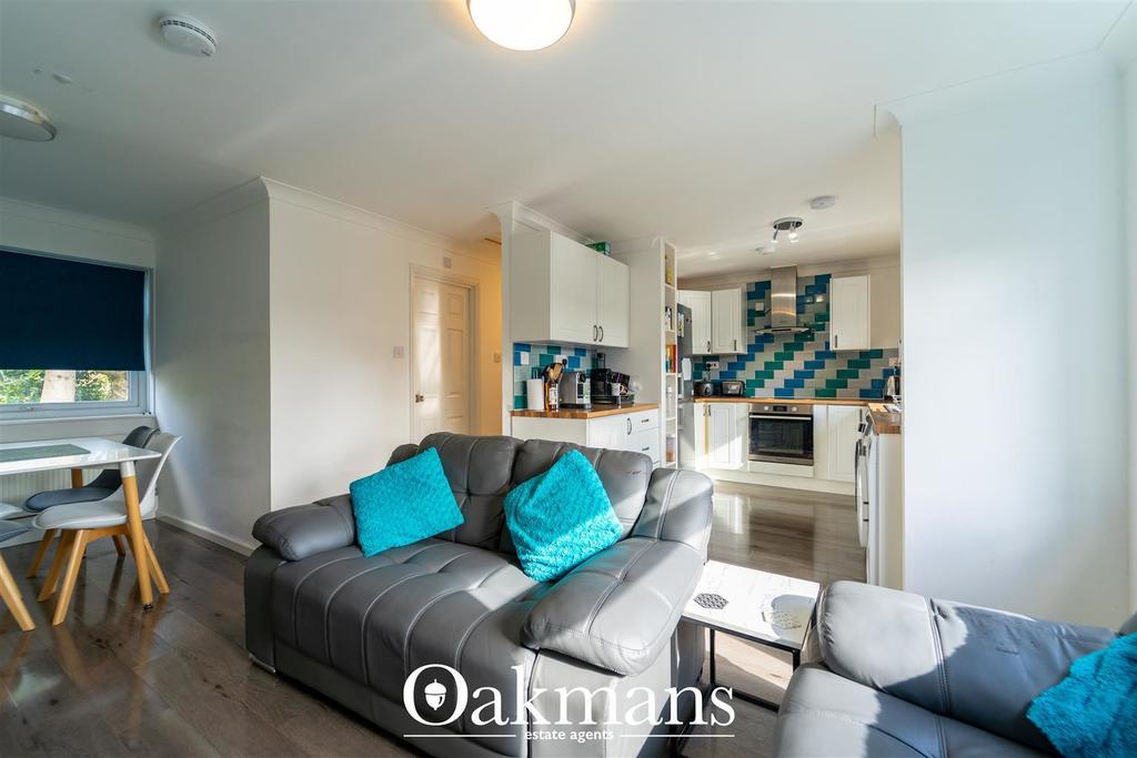 Room Leahurst Crescent in Birmingham