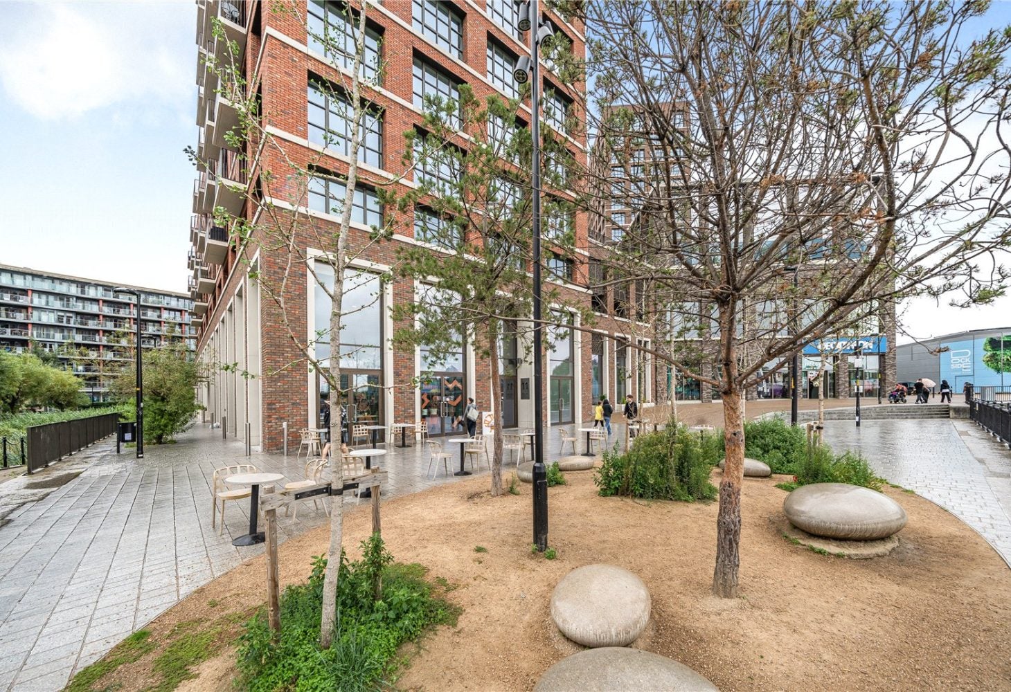 Flat Surrey Quays Road in Greater London