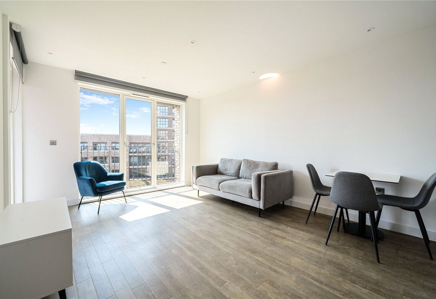 Flat Surrey Quays Road in Greater London