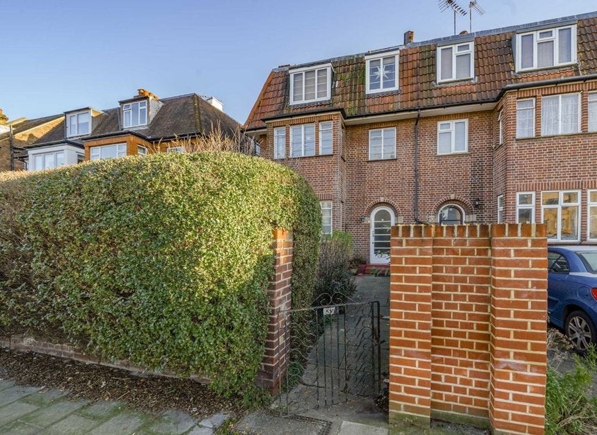 House Chiswick Lane in Greater London
